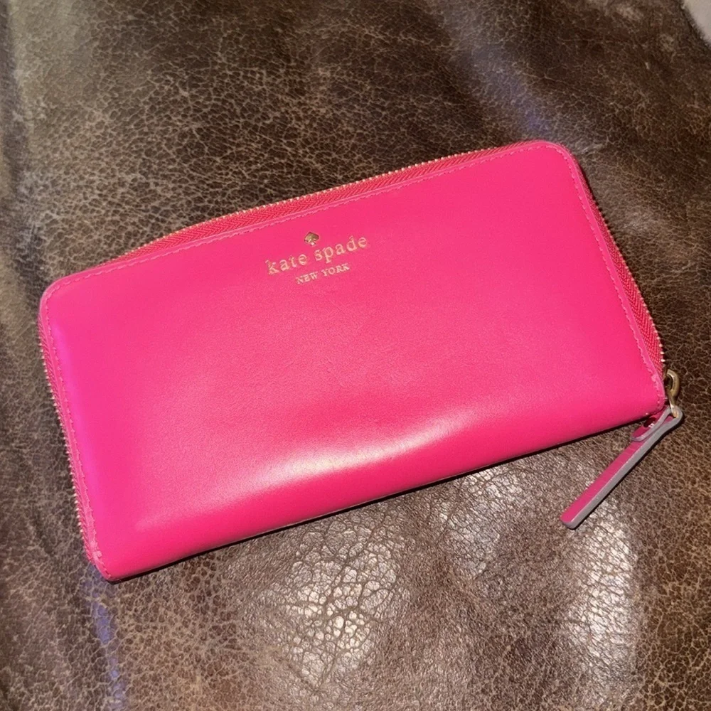 Kate Spade Pink Long Zippy leather Wallet brand new